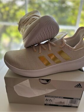 New in box adidas cloudfoam beige and gold shoes. Womens size 6.5